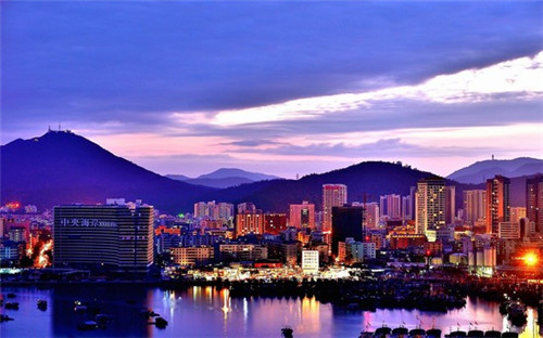 葱葱那年串串香火锅