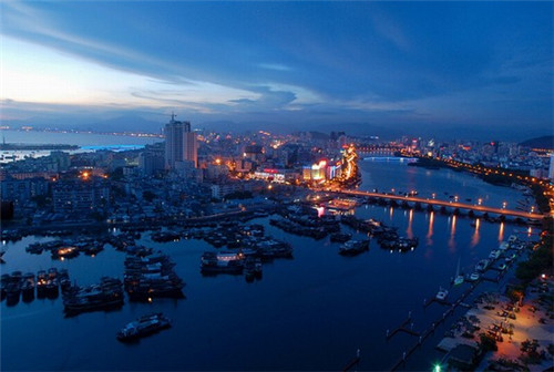 炫唇潮派串串香